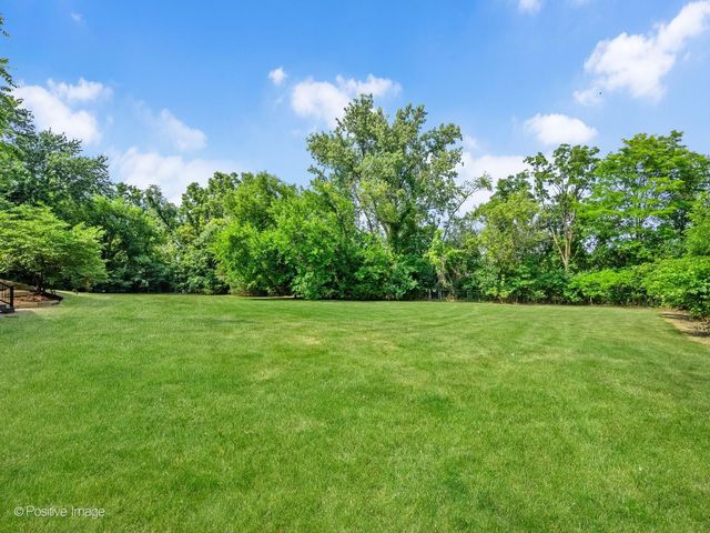 28w600 Indian Knoll Road, West Chicago, IL 60185