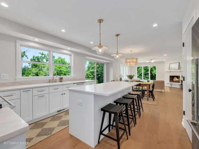 28w600 Indian Knoll Road, West Chicago, IL 60185