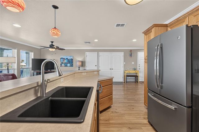 13941 FORTUNA BAY Dr 201, Corpus Christi, TX 78418