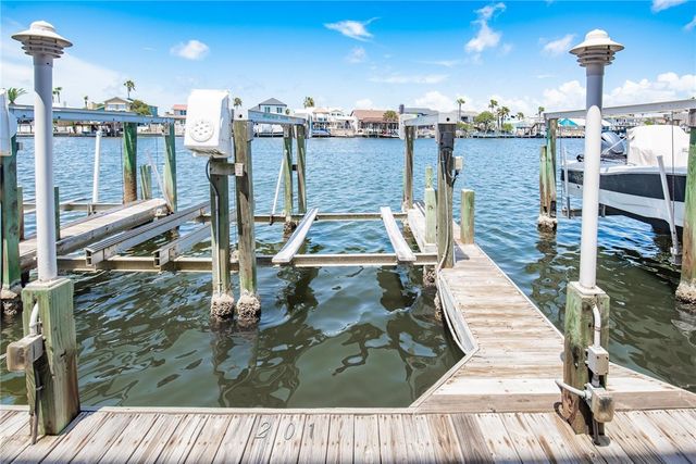 13941 FORTUNA BAY Dr 201, Corpus Christi, TX 78418