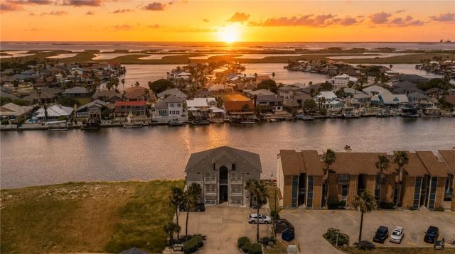 13941 FORTUNA BAY Dr 201, Corpus Christi, TX 78418
