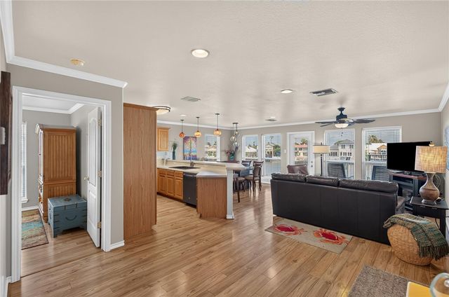 13941 FORTUNA BAY Dr 201, Corpus Christi, TX 78418