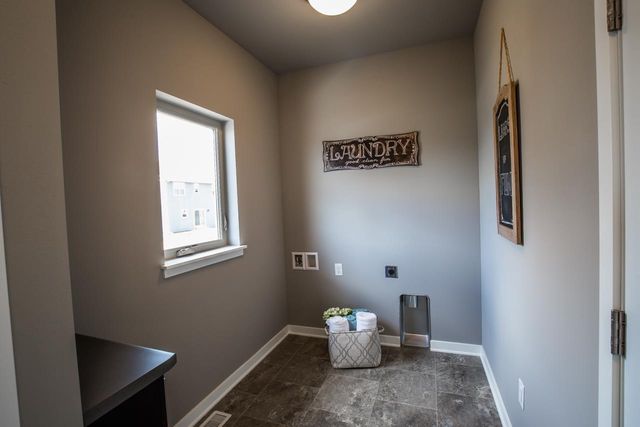 908 Brookview Trail, Mount Horeb, WI 53572