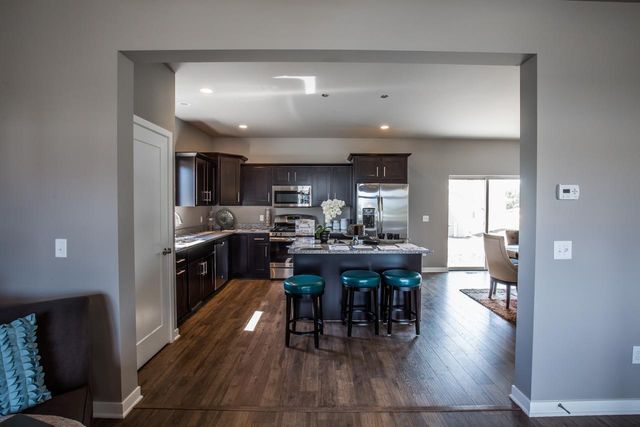 908 Brookview Trail, Mount Horeb, WI 53572