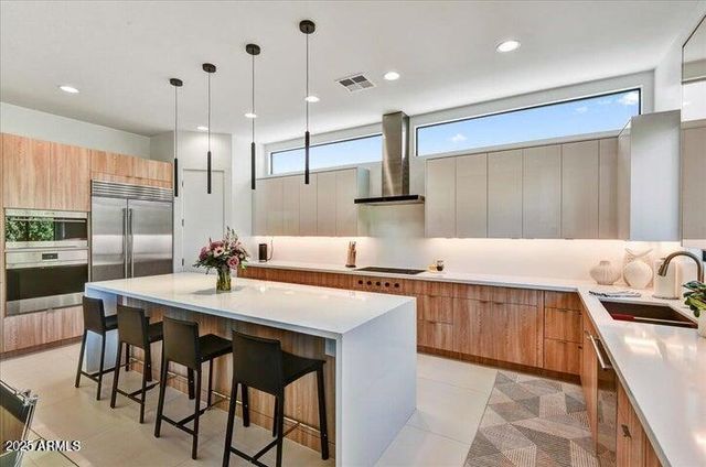 100 W NORTHERN Avenue 8, Phoenix, AZ 85021