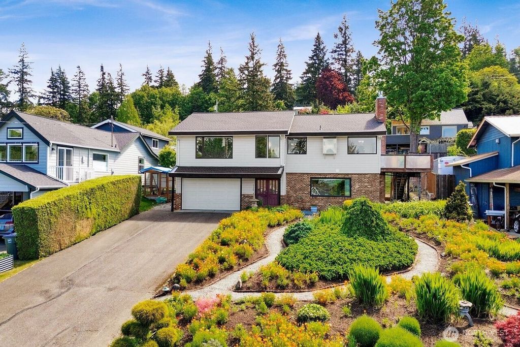 1129 37th Street, Bellingham, WA 98229