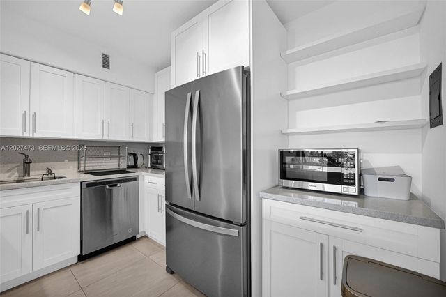 5700 Collins Ave 5J, Miami Beach, FL 33140