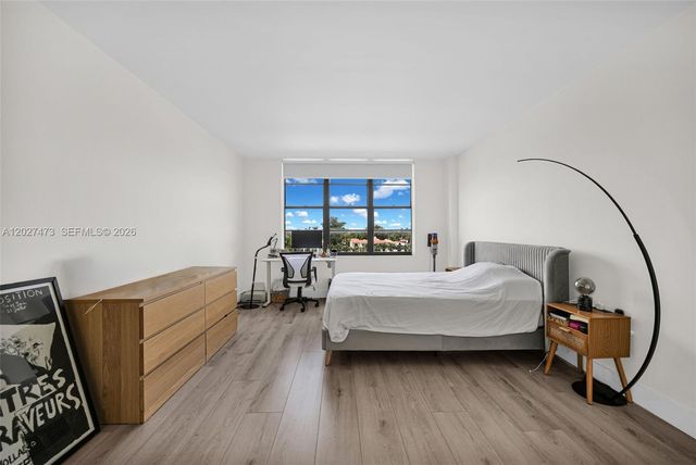 5700 Collins Ave 5J, Miami Beach, FL 33140