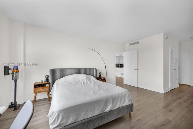 5700 Collins Ave 5J, Miami Beach, FL 33140