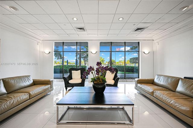 5700 Collins Ave 5J, Miami Beach, FL 33140