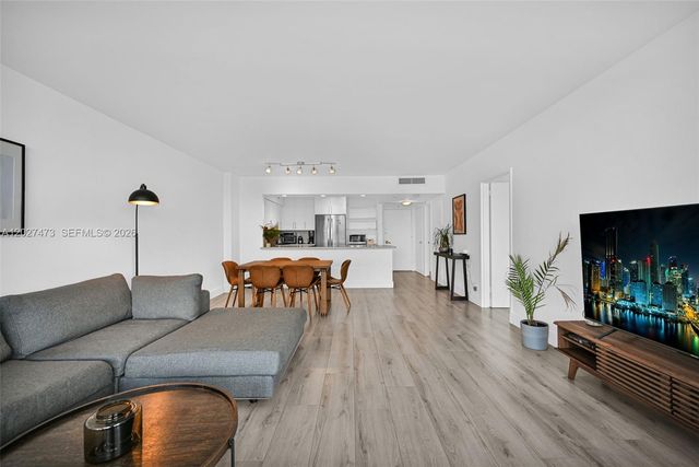 5700 Collins Ave 5J, Miami Beach, FL 33140