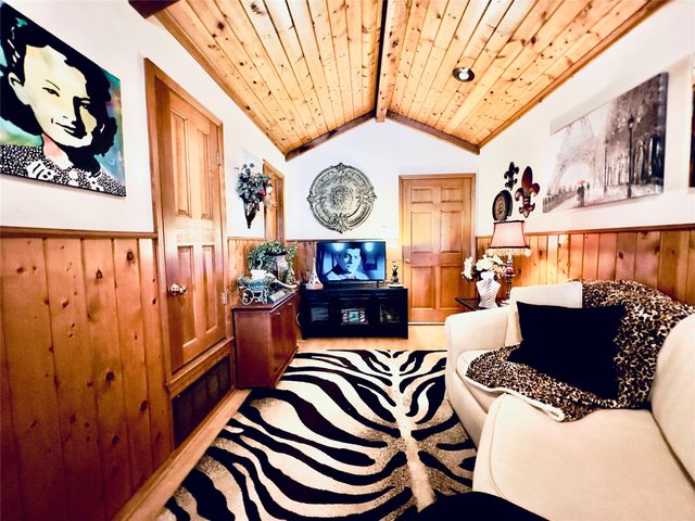 1413 Hickorywood Street, Sulphur Springs, TX 75482