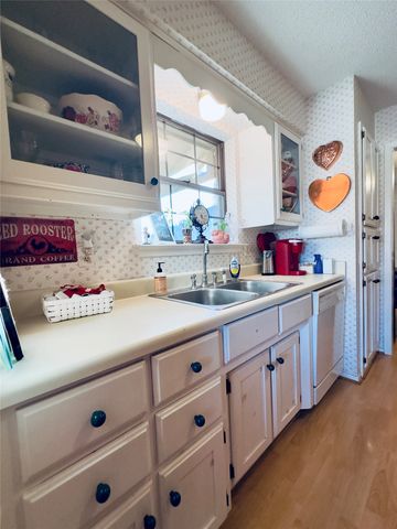 1413 Hickorywood Street, Sulphur Springs, TX 75482