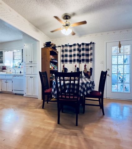 1413 Hickorywood Street, Sulphur Springs, TX 75482