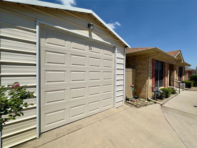 1413 Hickorywood Street, Sulphur Springs, TX 75482