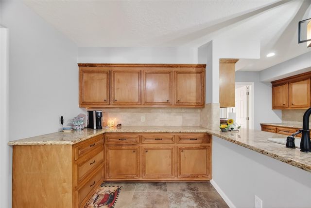 802 Sentinel Oaks, Pinehurst, TX 77362