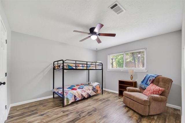 802 Sentinel Oaks, Pinehurst, TX 77362