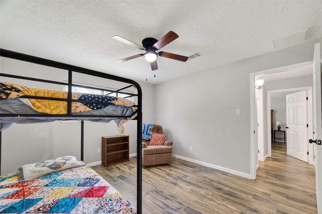 802 Sentinel Oaks, Pinehurst, TX 77362