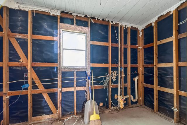 802 Sentinel Oaks, Pinehurst, TX 77362