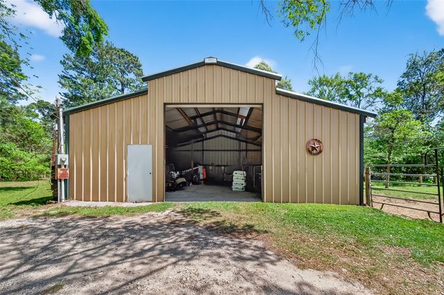 802 Sentinel Oaks, Pinehurst, TX 77362