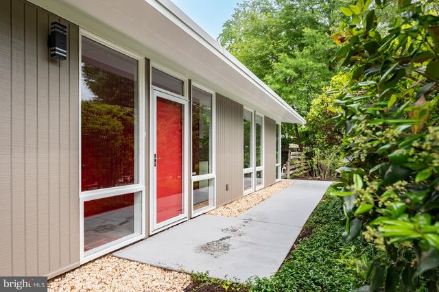 7715 ELBA RD, Alexandria, VA 22306