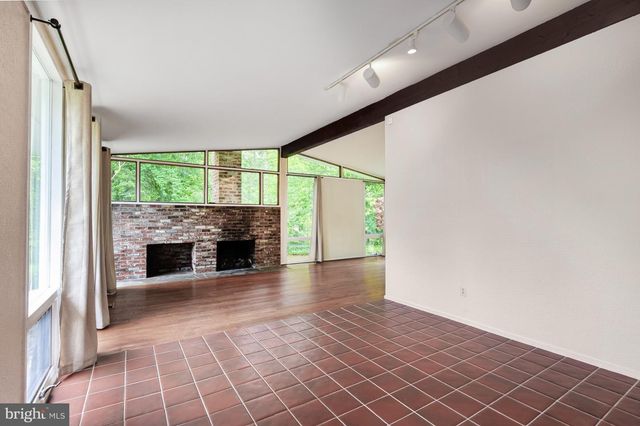 7715 ELBA RD, Alexandria, VA 22306