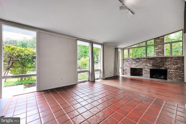 7715 ELBA RD, Alexandria, VA 22306