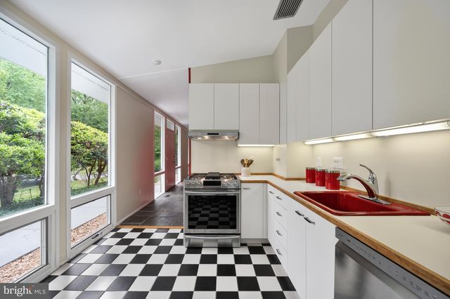 7715 ELBA RD, Alexandria, VA 22306