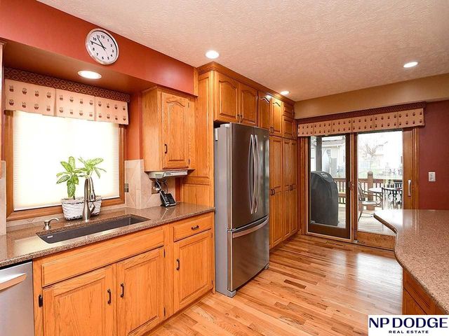 15523 Charles Street, Omaha, NE 68154