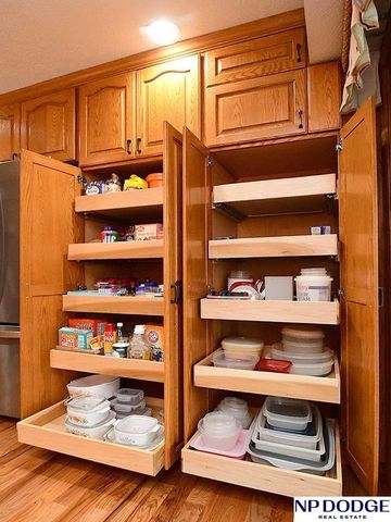 15523 Charles Street, Omaha, NE 68154