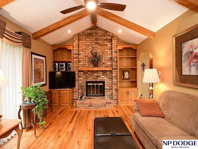 15523 Charles Street, Omaha, NE 68154