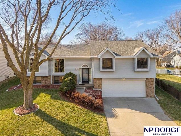 15523 Charles Street, Omaha, NE 68154