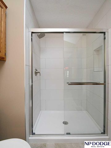 15523 Charles Street, Omaha, NE 68154