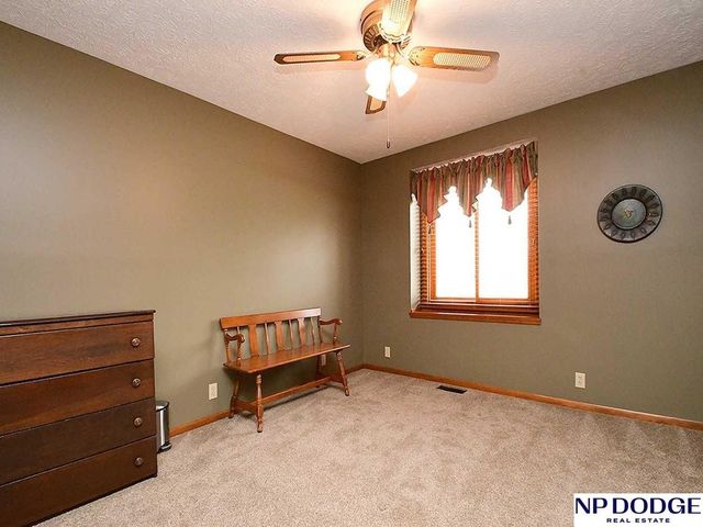 15523 Charles Street, Omaha, NE 68154