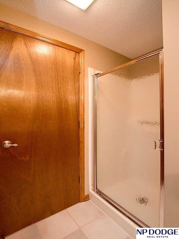 15523 Charles Street, Omaha, NE 68154