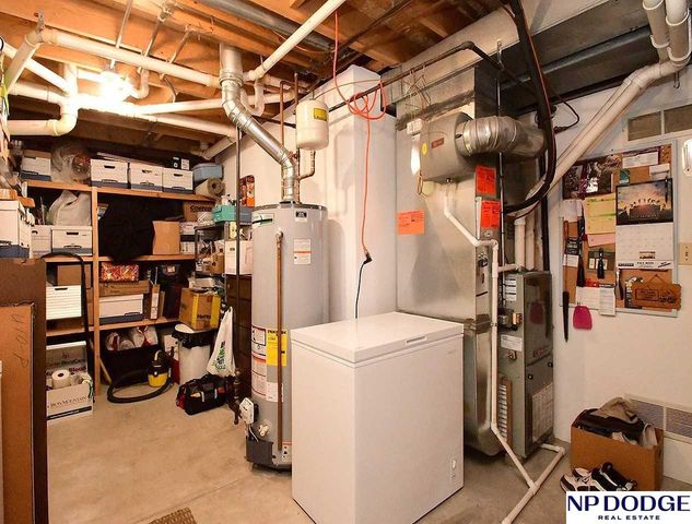 15523 Charles Street, Omaha, NE 68154