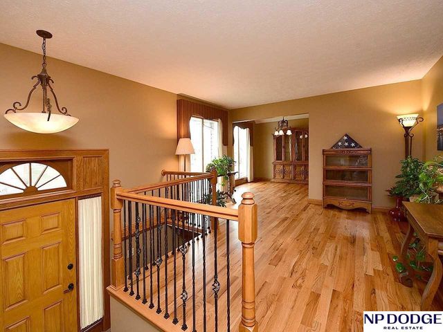 15523 Charles Street, Omaha, NE 68154