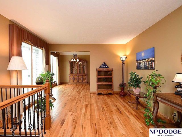 15523 Charles Street, Omaha, NE 68154