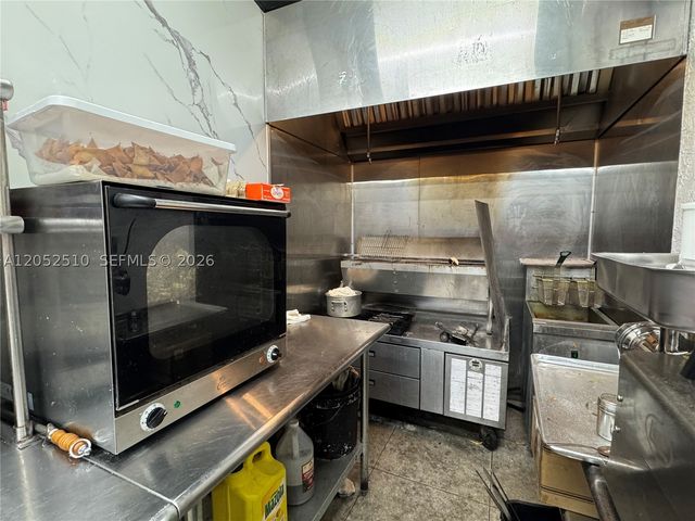 1904 Hollywood Blvd A, Hollywood, FL 33020