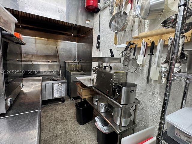 1904 Hollywood Blvd A, Hollywood, FL 33020