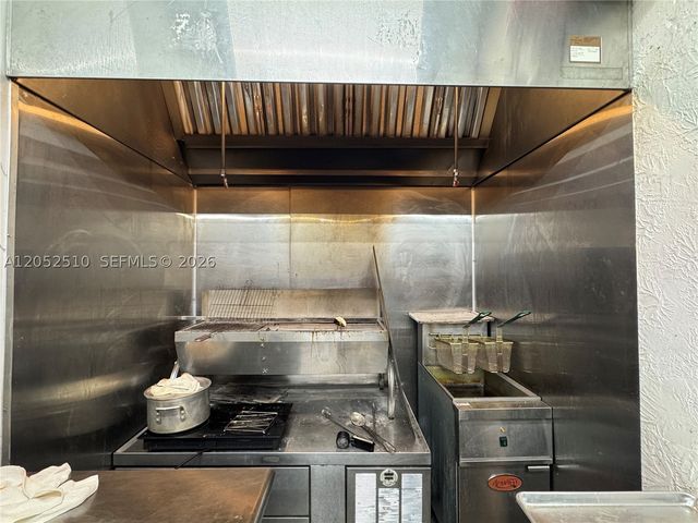1904 Hollywood Blvd A, Hollywood, FL 33020