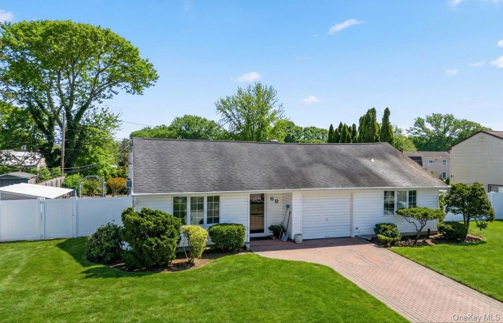 69 Riviera Drive, Selden, NY 11784