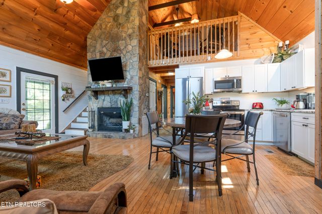 2216 French Broad River Rd, Seymour, TN 37865
