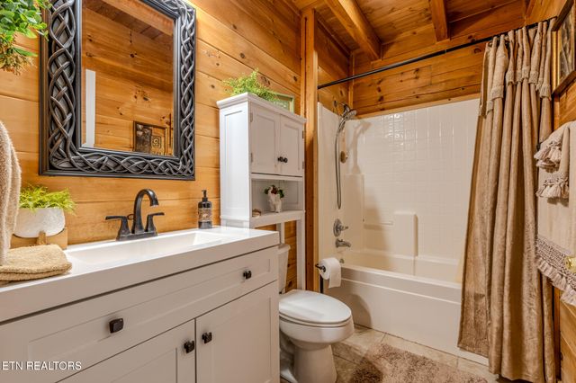 2216 French Broad River Rd, Seymour, TN 37865