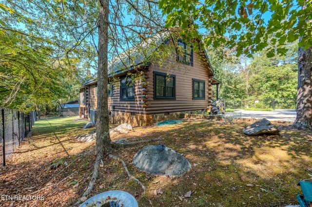 2216 French Broad River Rd, Seymour, TN 37865