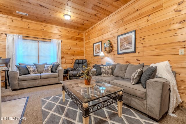 2216 French Broad River Rd, Seymour, TN 37865