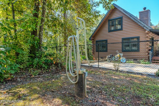 2216 French Broad River Rd, Seymour, TN 37865