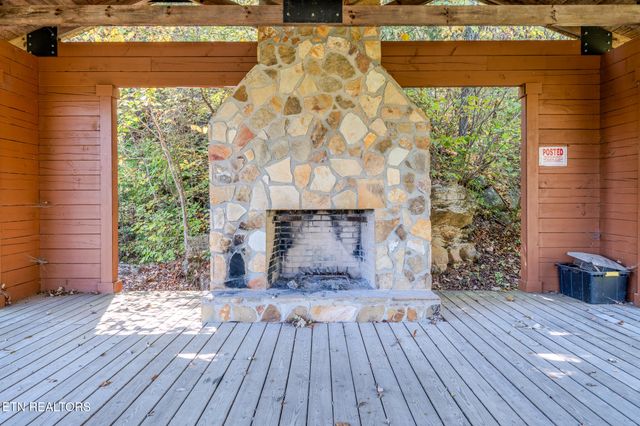 2216 French Broad River Rd, Seymour, TN 37865