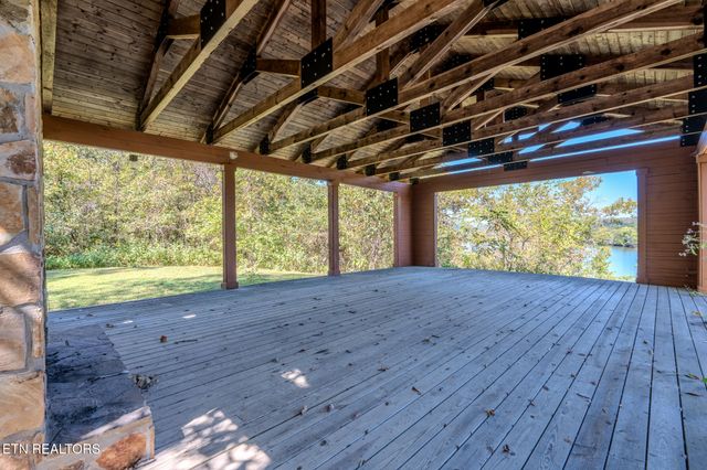 2216 French Broad River Rd, Seymour, TN 37865