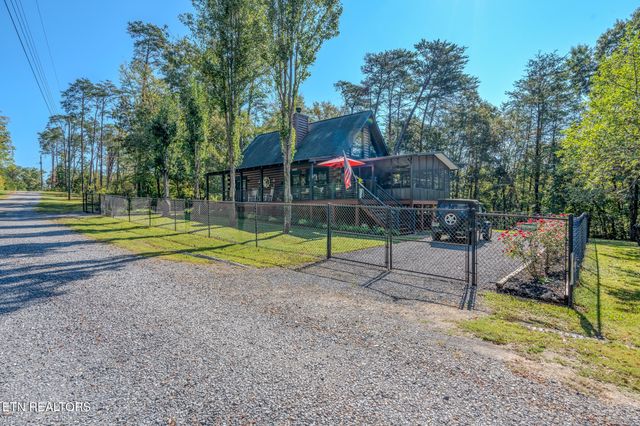 2216 French Broad River Rd, Seymour, TN 37865